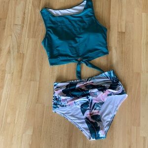 NWT Crop top bikini swimsuit set